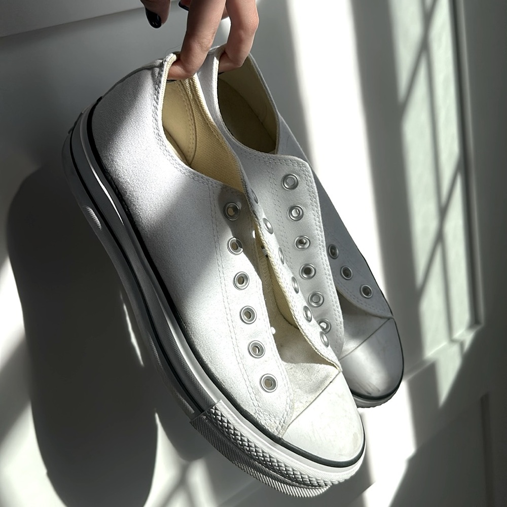 size 10 low top platform converse